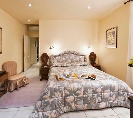 Via Dei Fossi Apartment ฟลอเรนซ์ ภายนอก รูปภาพ